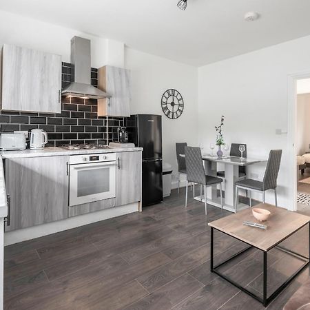 Modern Family Home W/Wi-Fi, Netflix, Self Check-In Londres Exterior foto