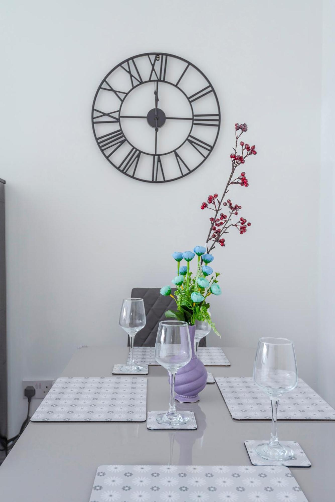 Modern Family Home W/Wi-Fi, Netflix, Self Check-In Londres Exterior foto